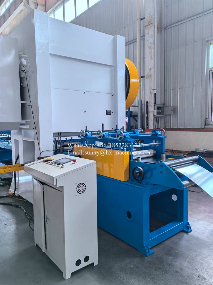 Cable tray roll former