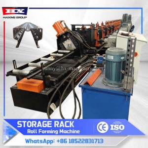 Upright roll forming machine