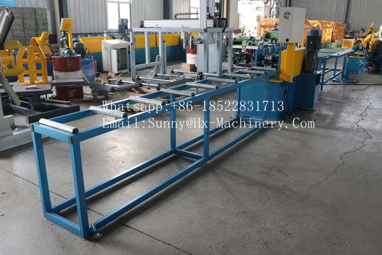 Beam roll forming machine