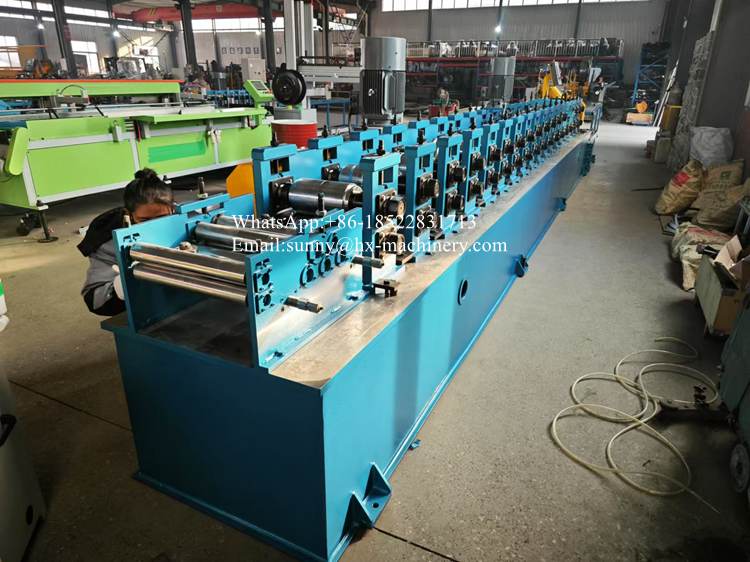 Rack roll forming machine